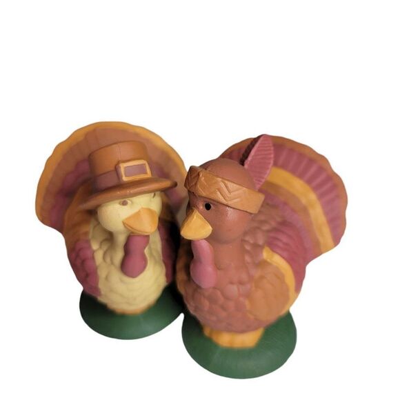 Avon Vintage Gift Collection Thanksgiving Salt & Pepper Shakers - Picture 1 of 7